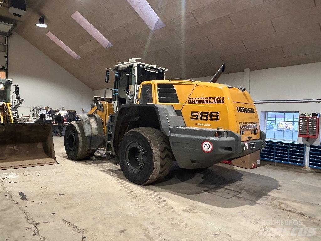 Liebherr L 586  휠로우더