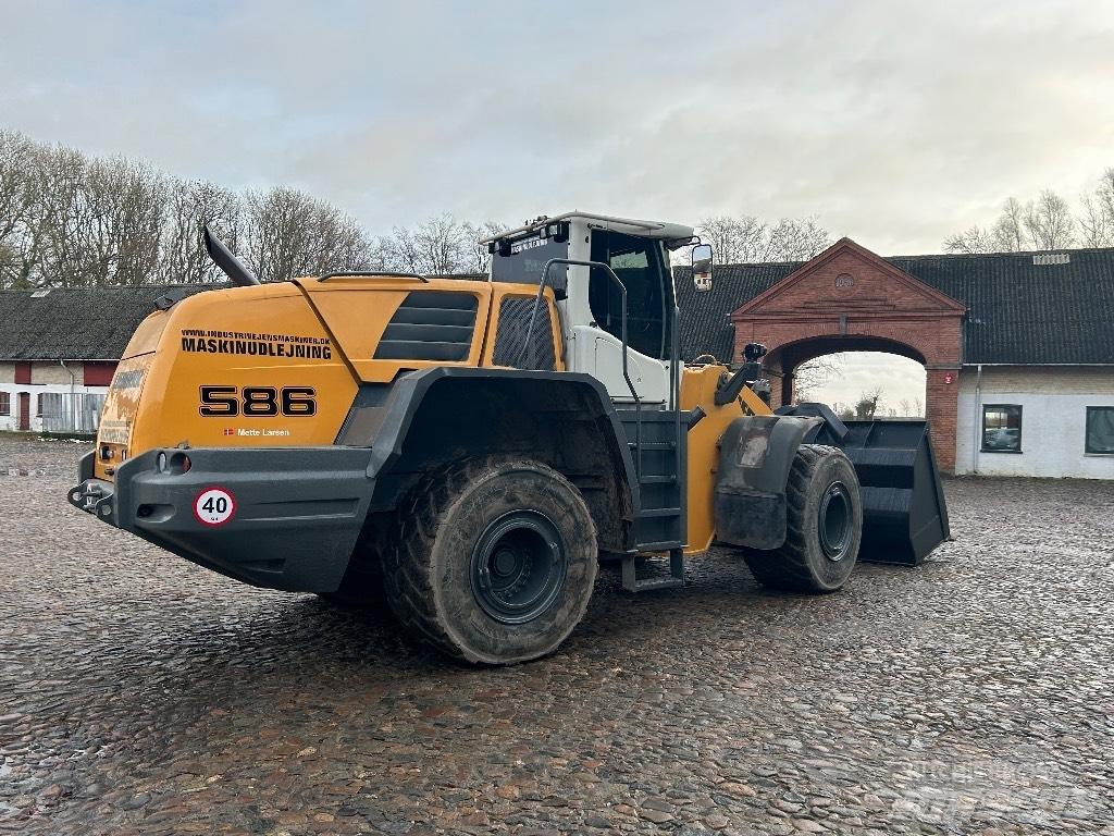 Liebherr L 586  휠로우더