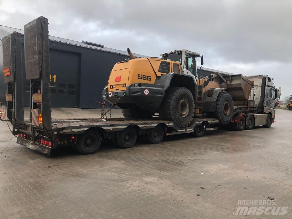 Liebherr L 586  휠로우더