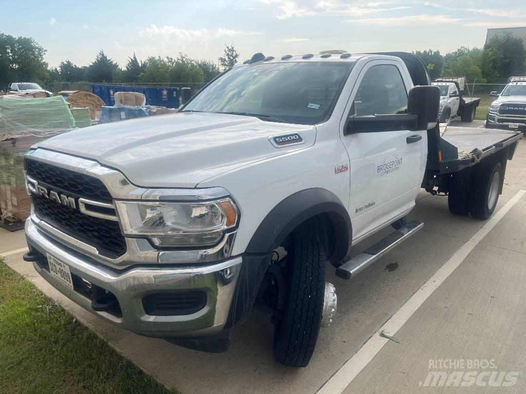 RAM 5500 플랫베드/드롭사이드 트럭