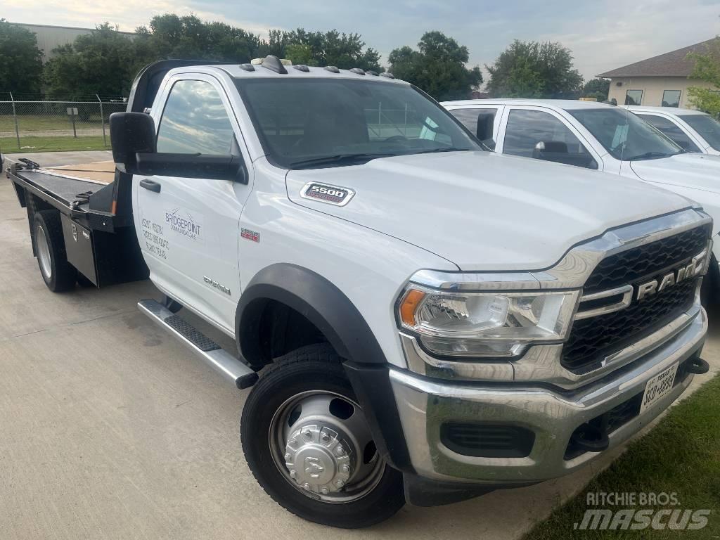 RAM 5500 플랫베드/드롭사이드 트럭