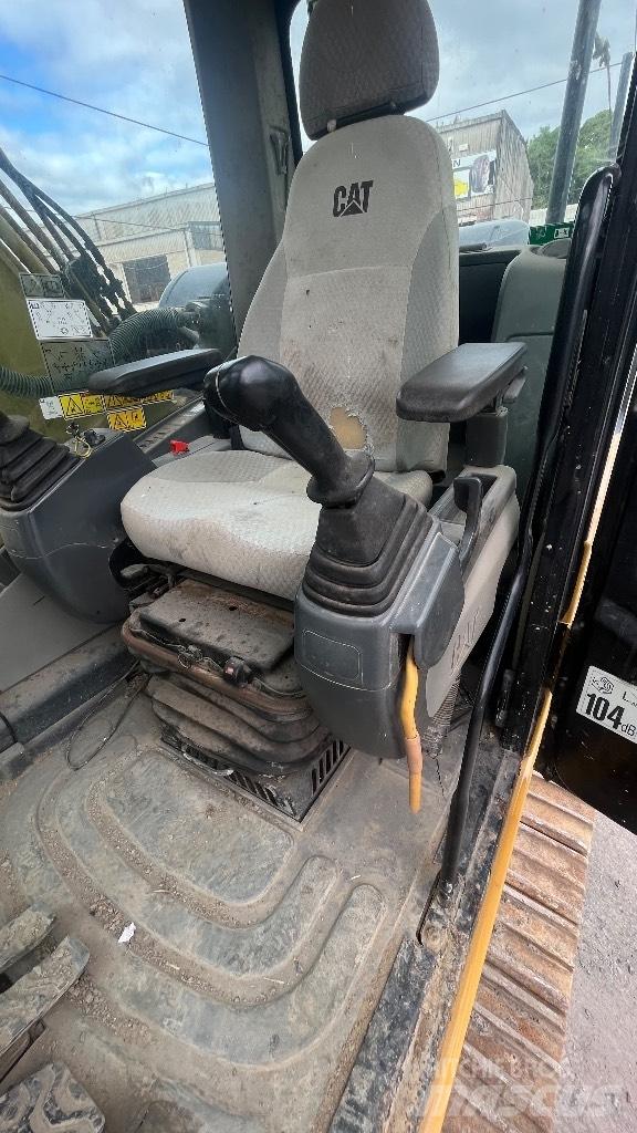 CAT 324 D L 대형 굴삭기 29톤 이상