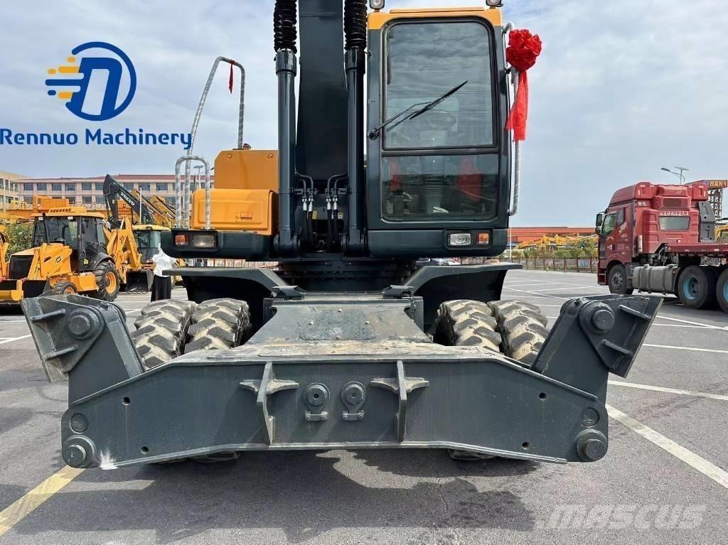Hyundai 210W-9  휠 굴삭기