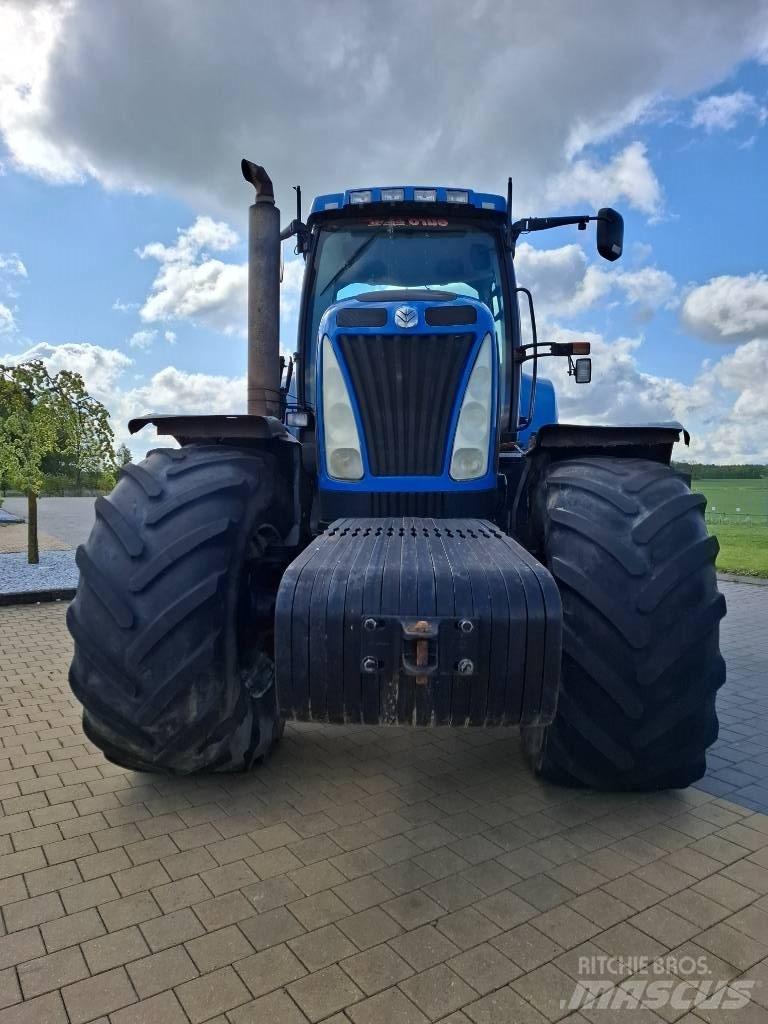 New Holland T 8050 트랙터