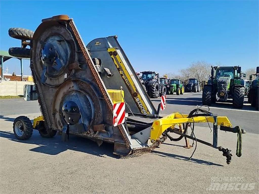 Bednar MM7000 목장 제초기 및 토퍼