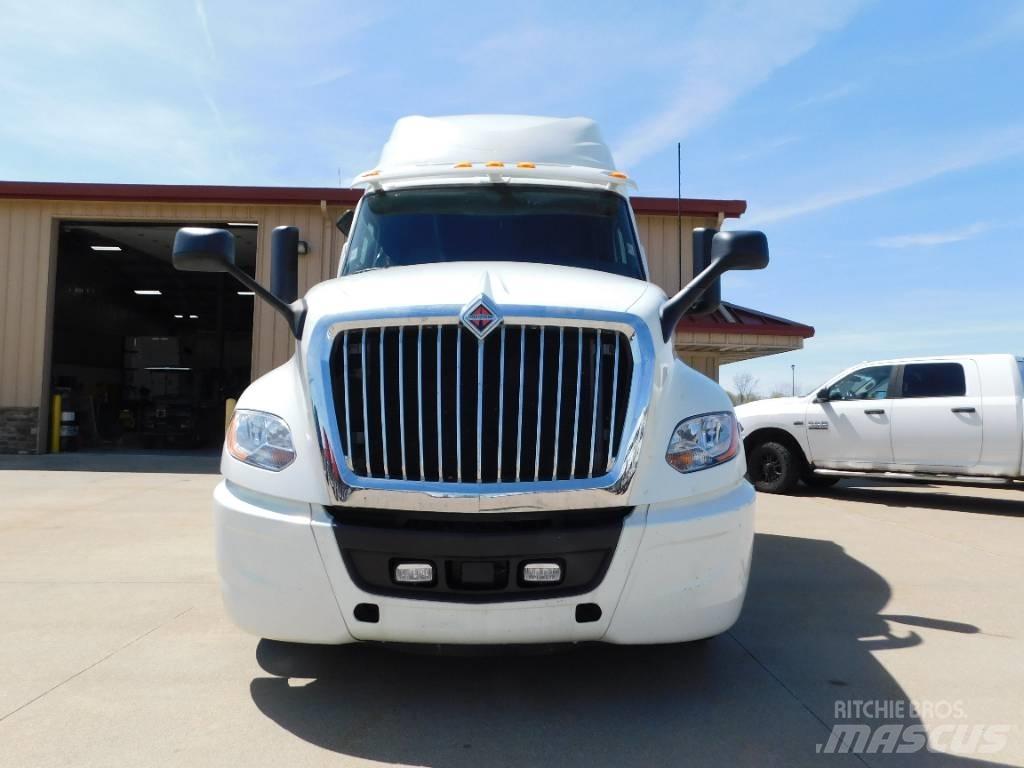 International LT 625 트랙터 유닛