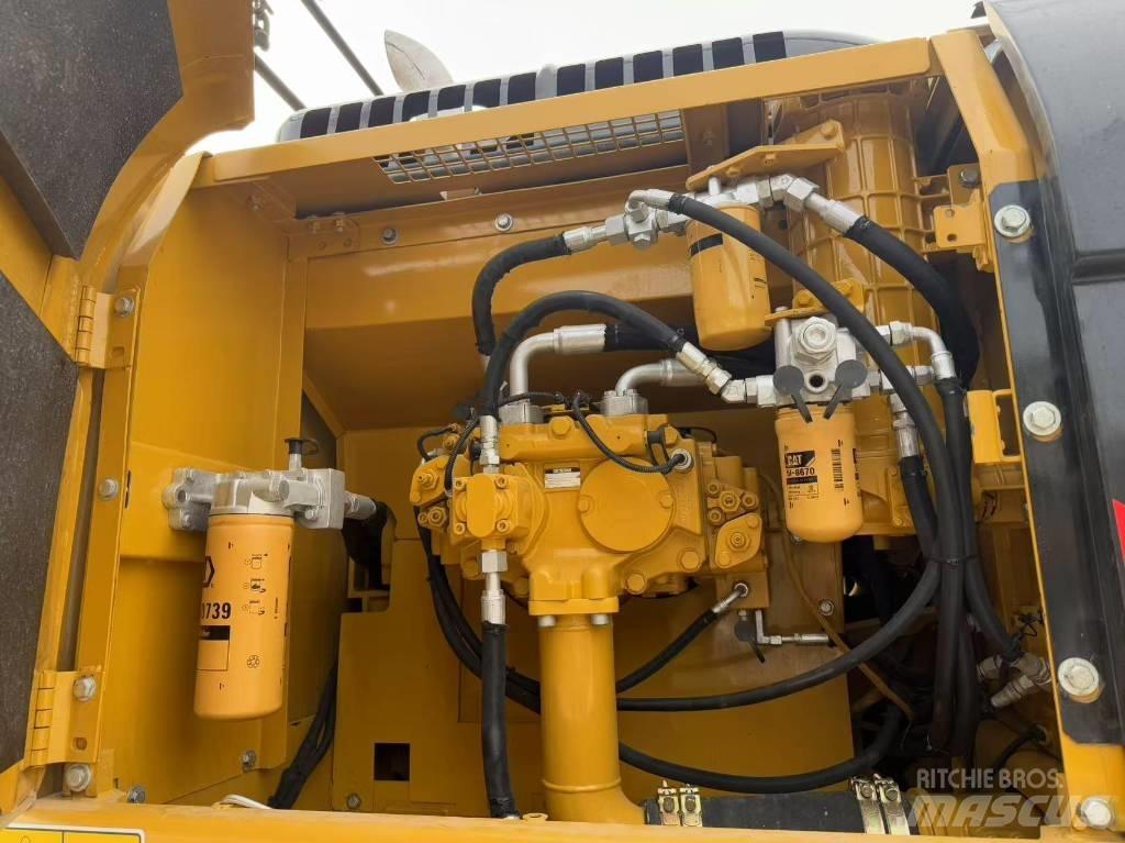 CAT 330 D L 대형 굴삭기 29톤 이상