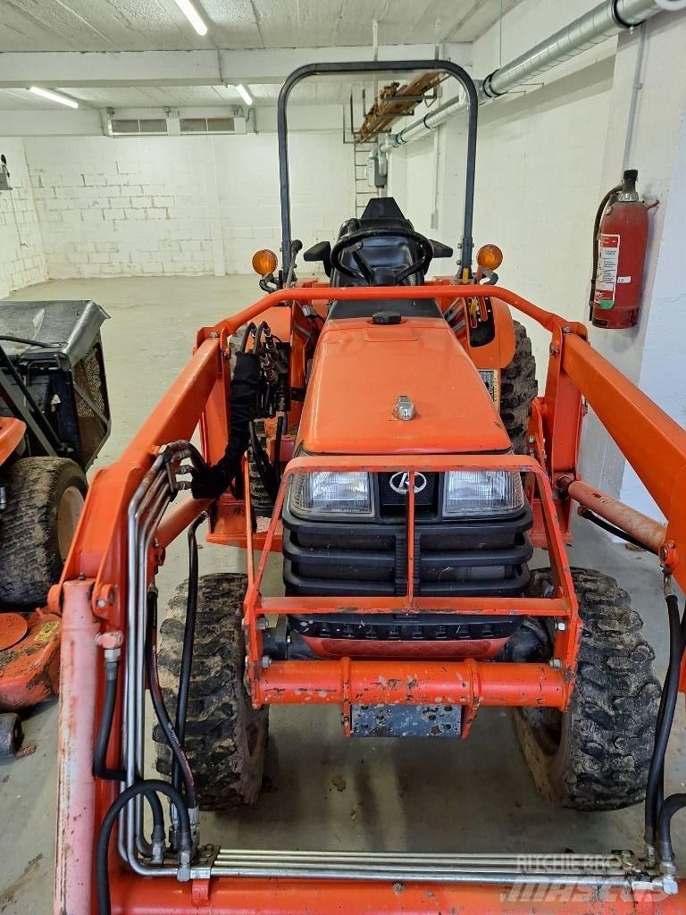 Kubota B 2710 트랙터