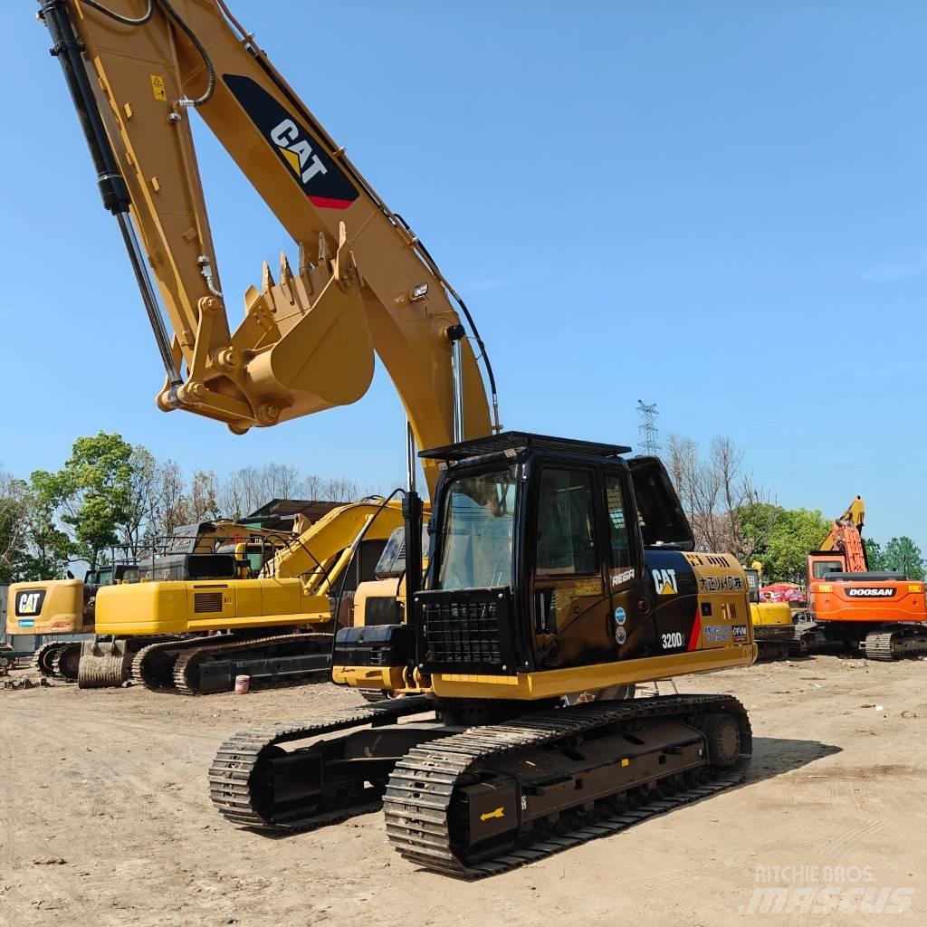 CAT 320D2 대형 굴삭기 29톤 이상