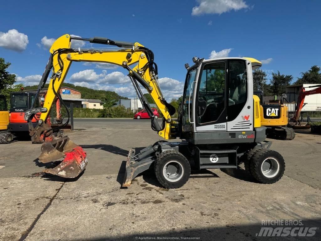 Wacker Neuson EW 65  휠 굴삭기