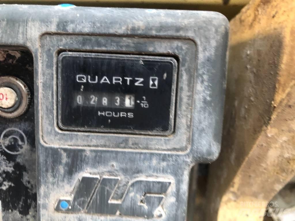 JLG 1930 ES V-2927 인원/화물 앨리베이터