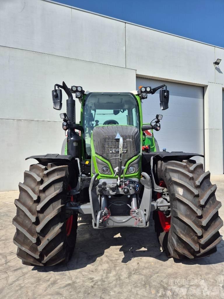 Fendt 718 Vario 트랙터