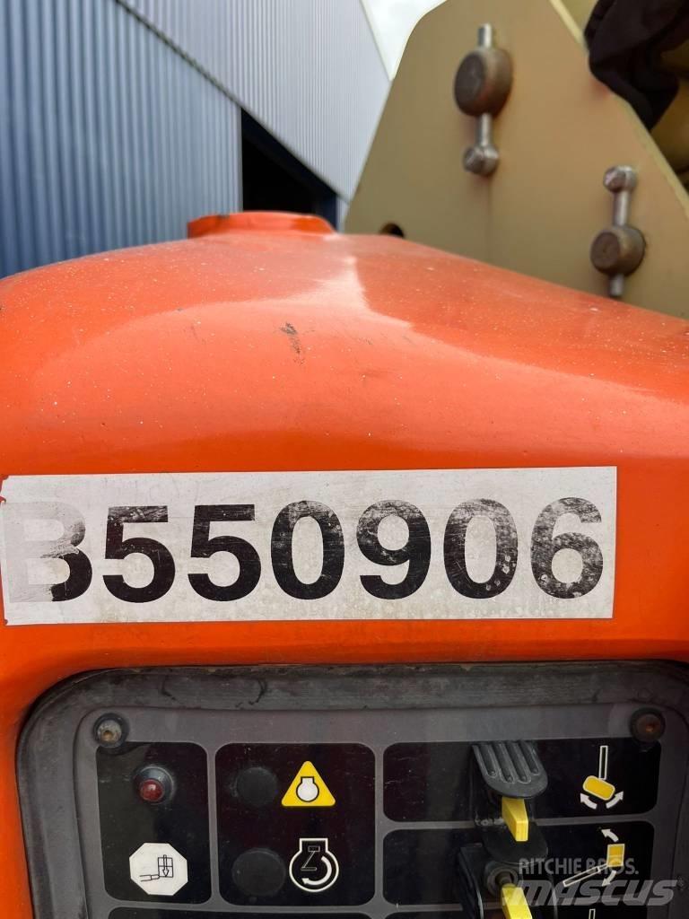 JLG E 450 AJ 관절형 전동이동 리프트