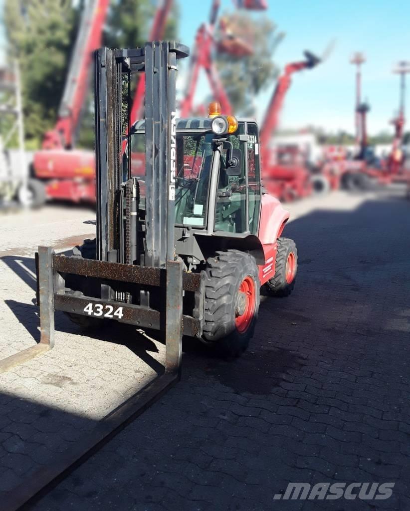 Ausa C 300 H X4 험지용 트럭