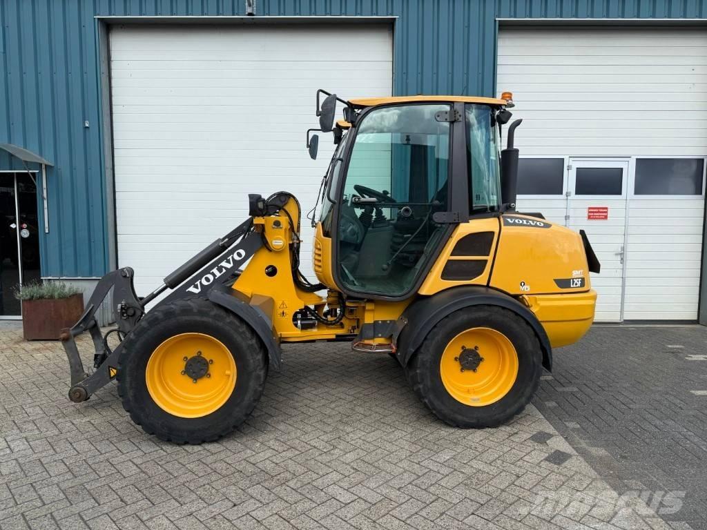 Volvo L 25 F  휠로우더