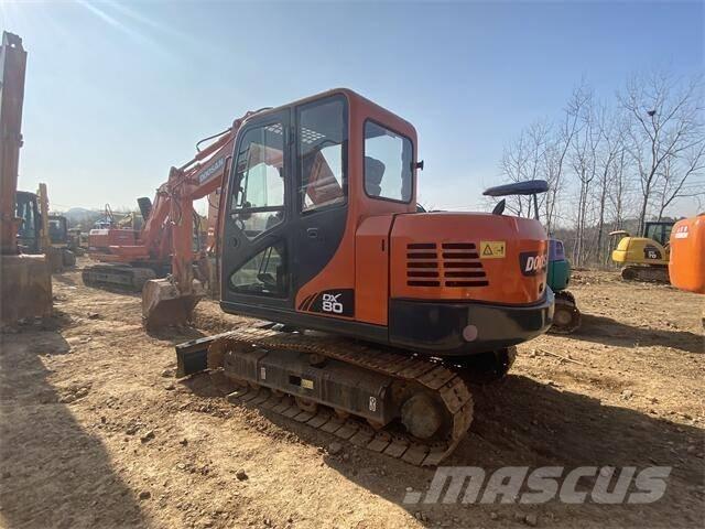 Doosan DX80 중형굴삭기 7톤-28톤