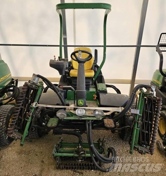 John Deere 7700 페어웨이 잔디깎기
