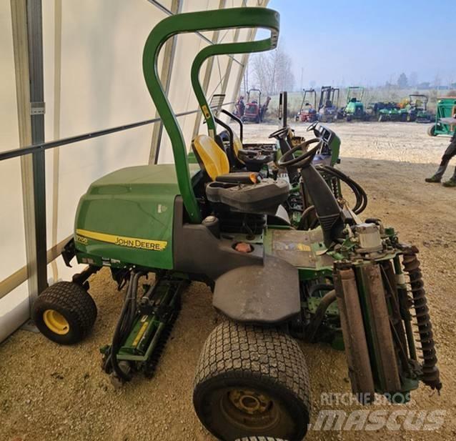John Deere 7700 페어웨이 잔디깎기