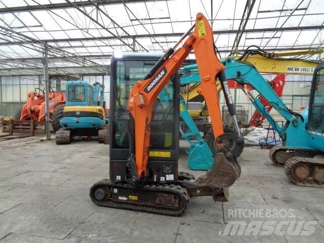 Doosan DX19 소형 굴삭기 7톤 미만