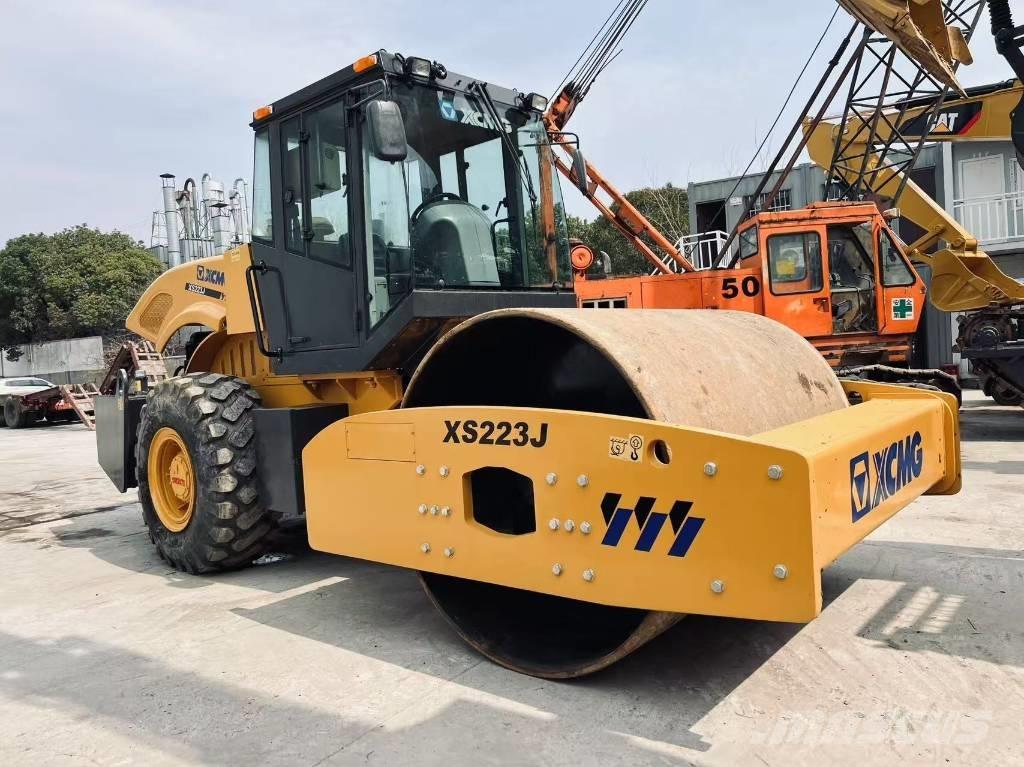 XCMG XS 223 J 싱글 드럼 롤러