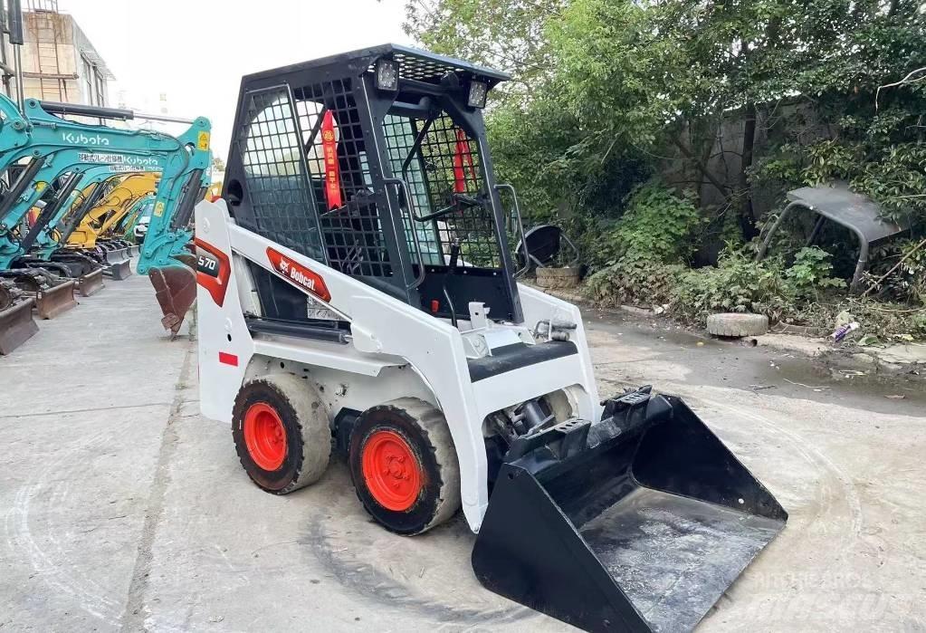 Bobcat S 70  스키드로더