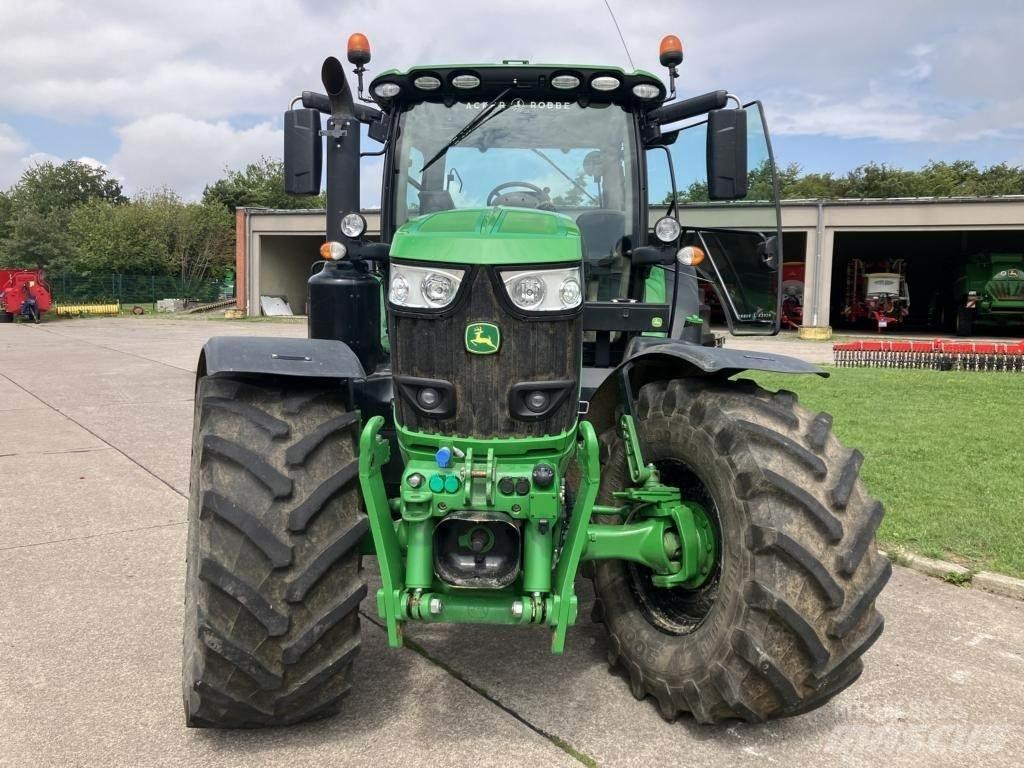John Deere 6215R 트랙터