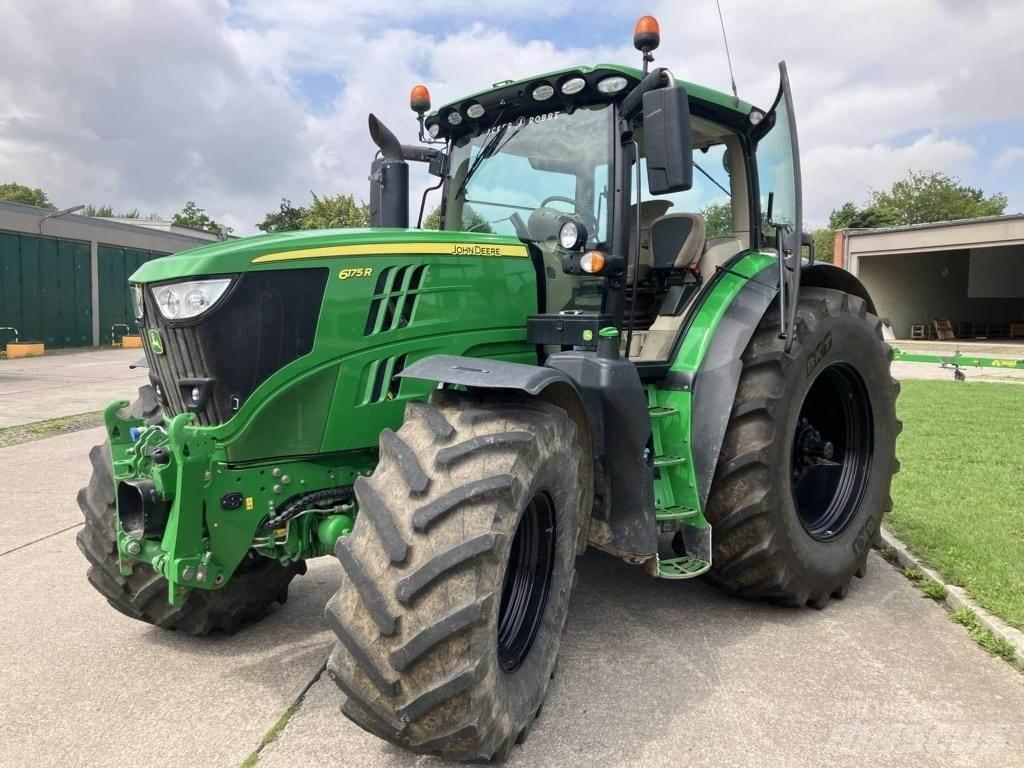 John Deere 6215R 트랙터