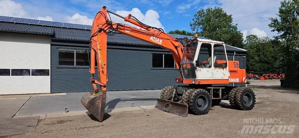 Atlas 1302 E  휠 굴삭기