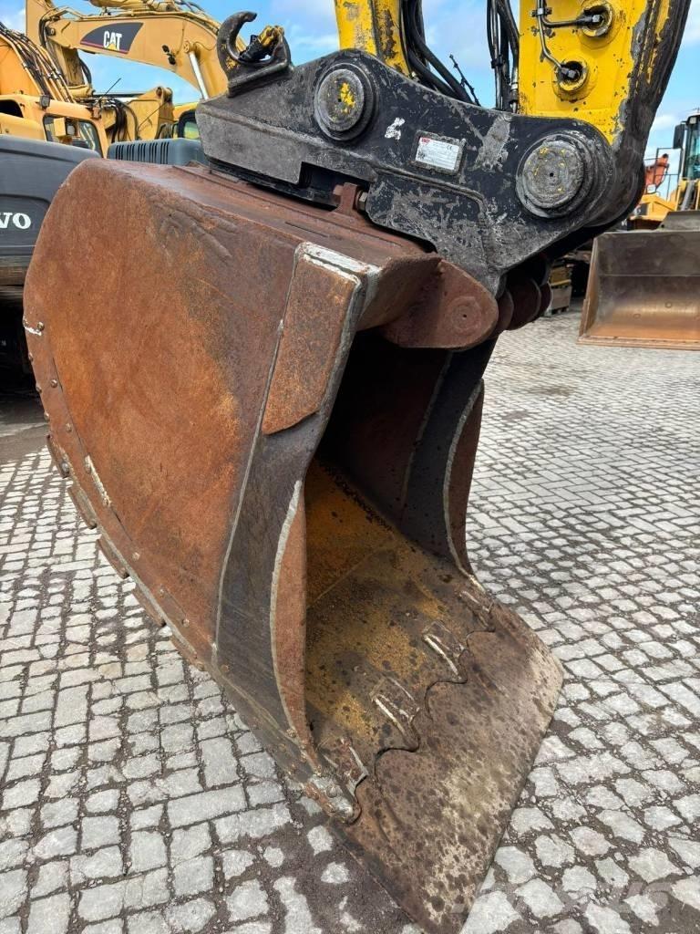Komatsu PC 210 LC-7 대형 굴삭기 29톤 이상