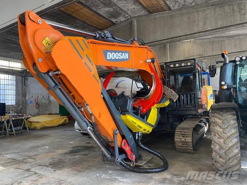 Doosan DX 235 NLC-5 대형 굴삭기 29톤 이상