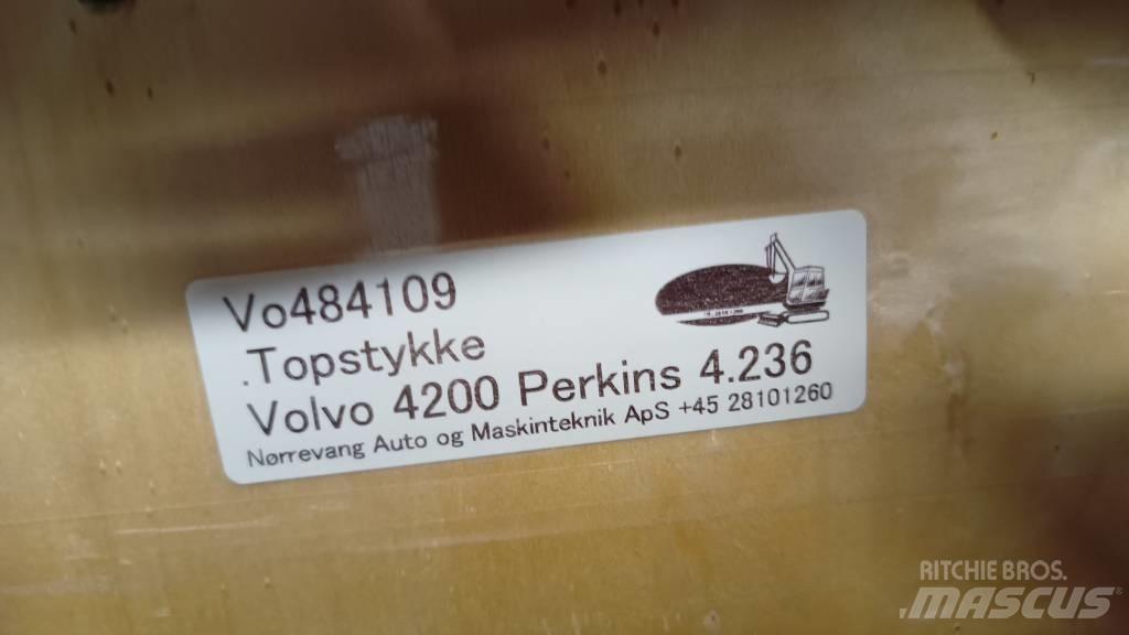 Volvo 4200 엔진