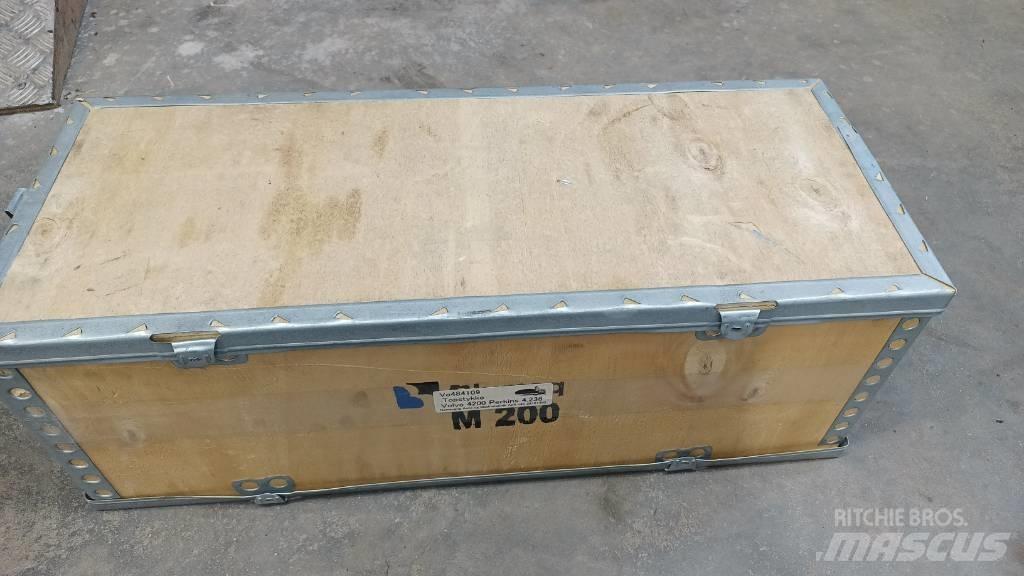Volvo 4200 엔진