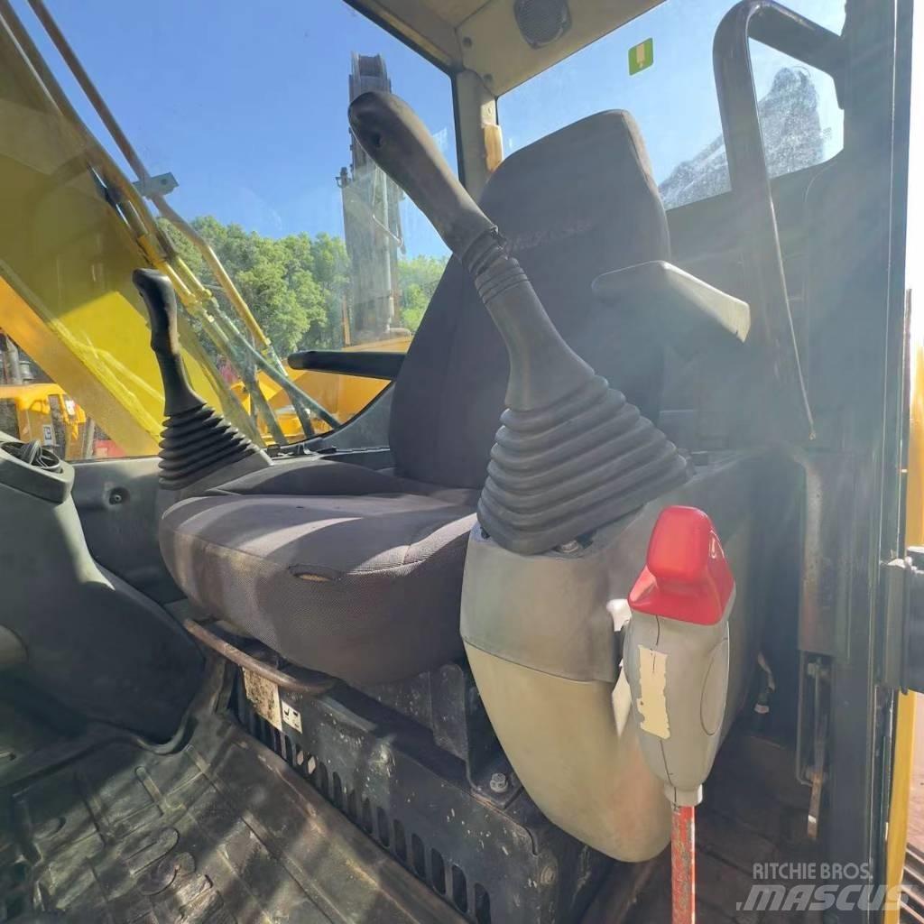 Komatsu PC 70 대형 굴삭기 29톤 이상