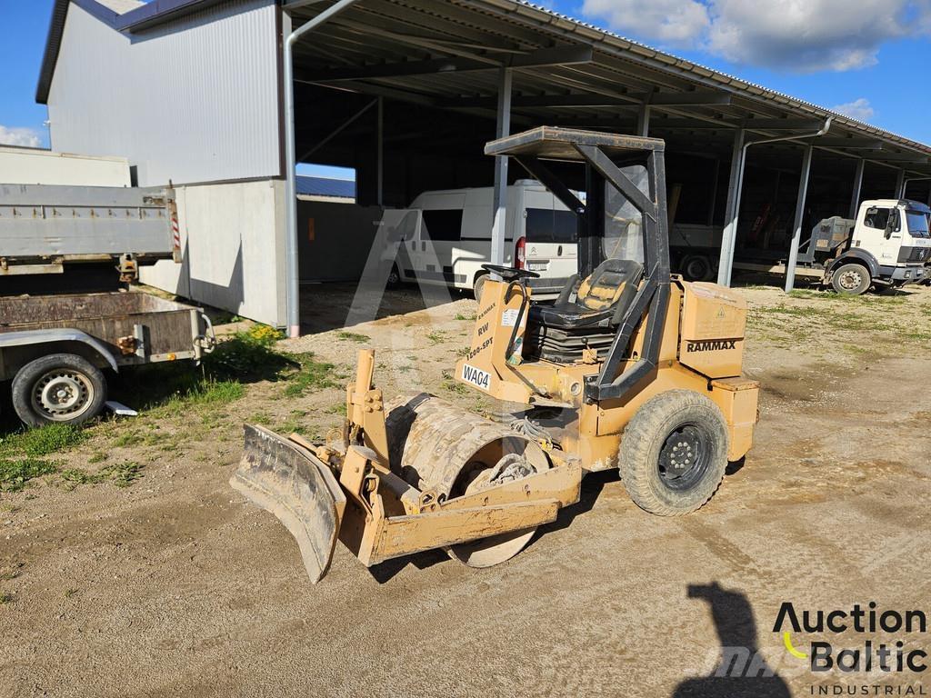Rammax RW1800 SPT 싱글 드럼 롤러