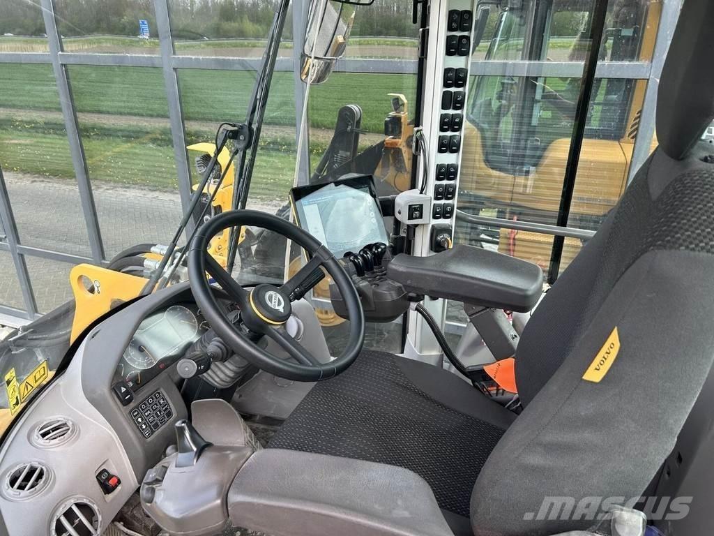 Volvo L110H  휠로우더