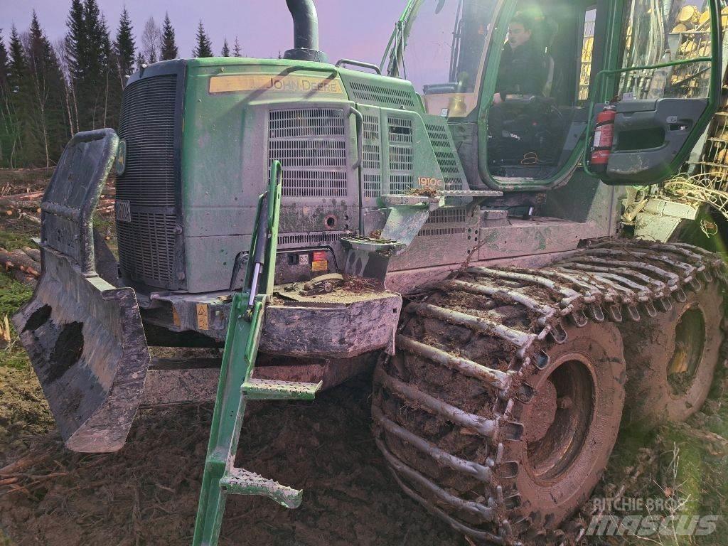 John Deere 1910 원목 포워더