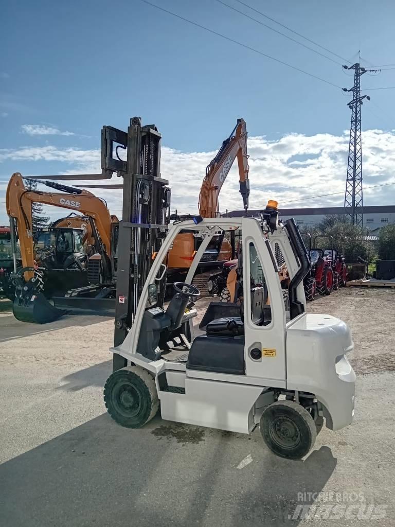 UniCarriers DX 25 디젤 지게차