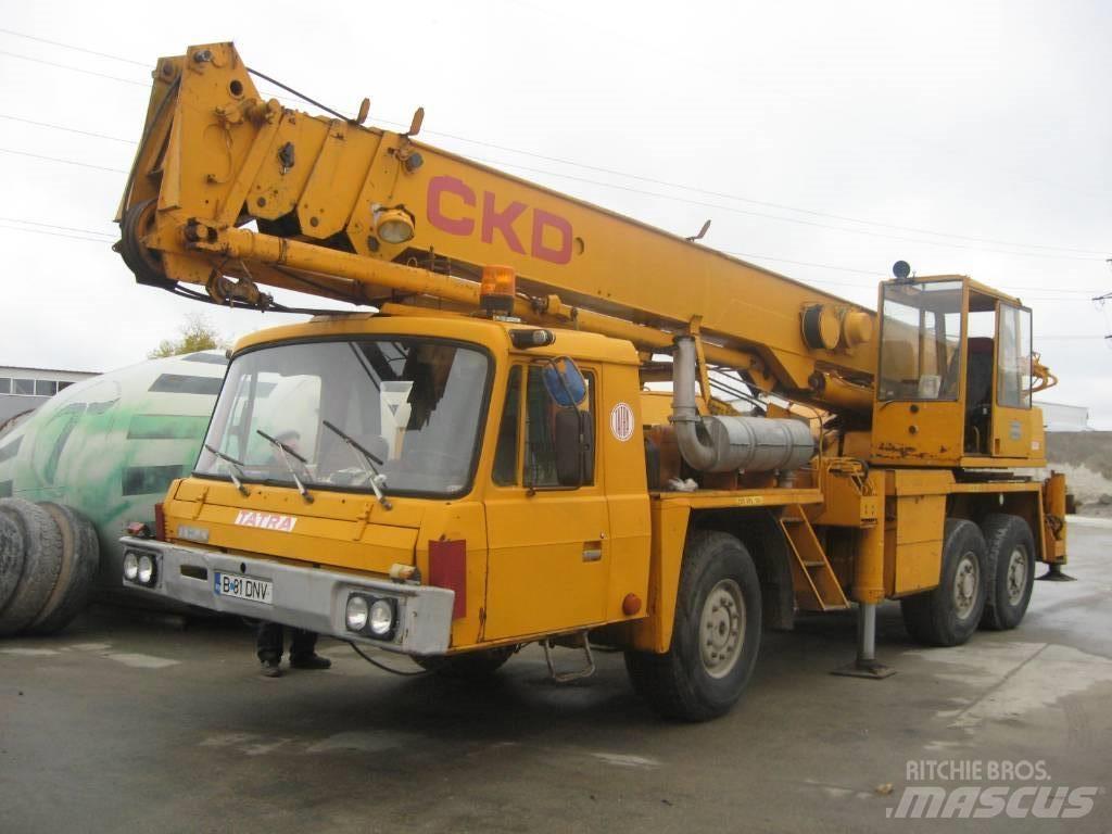 Tatra CKD A/T 크레인