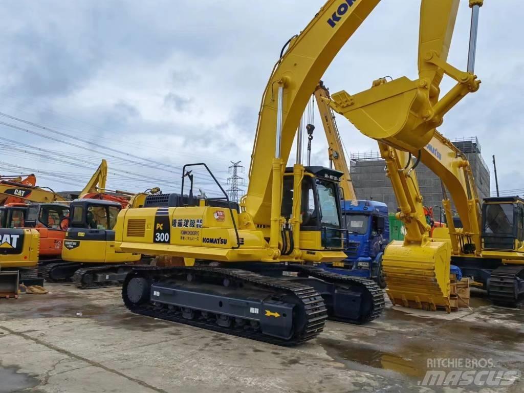 Komatsu PC 300 대형 굴삭기 29톤 이상