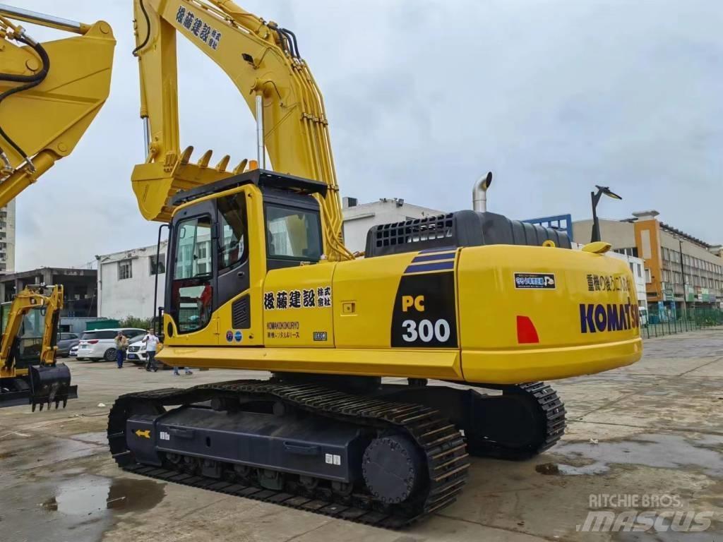 Komatsu PC 300 대형 굴삭기 29톤 이상