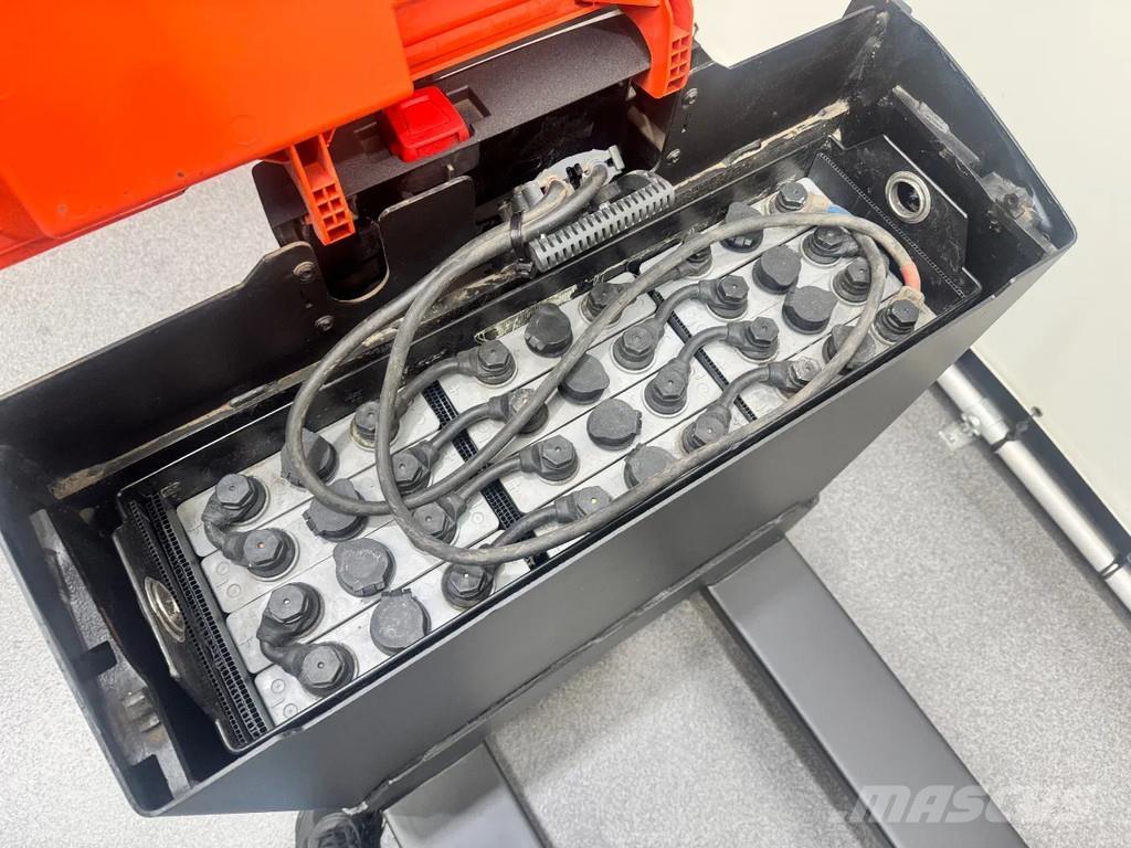 BT LWE 160 경량 리프터