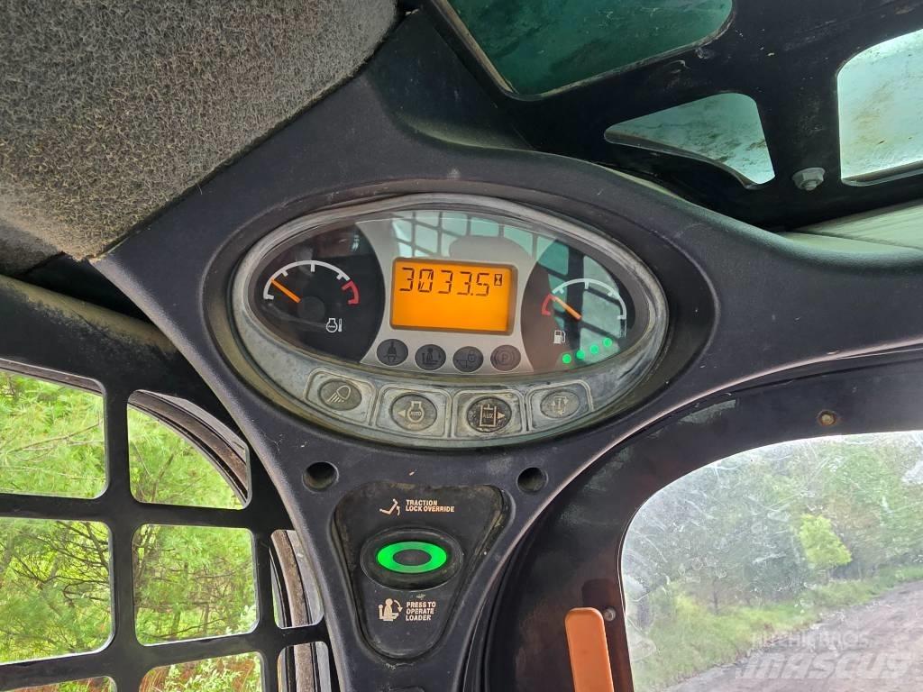 Bobcat T 770  스키드로더