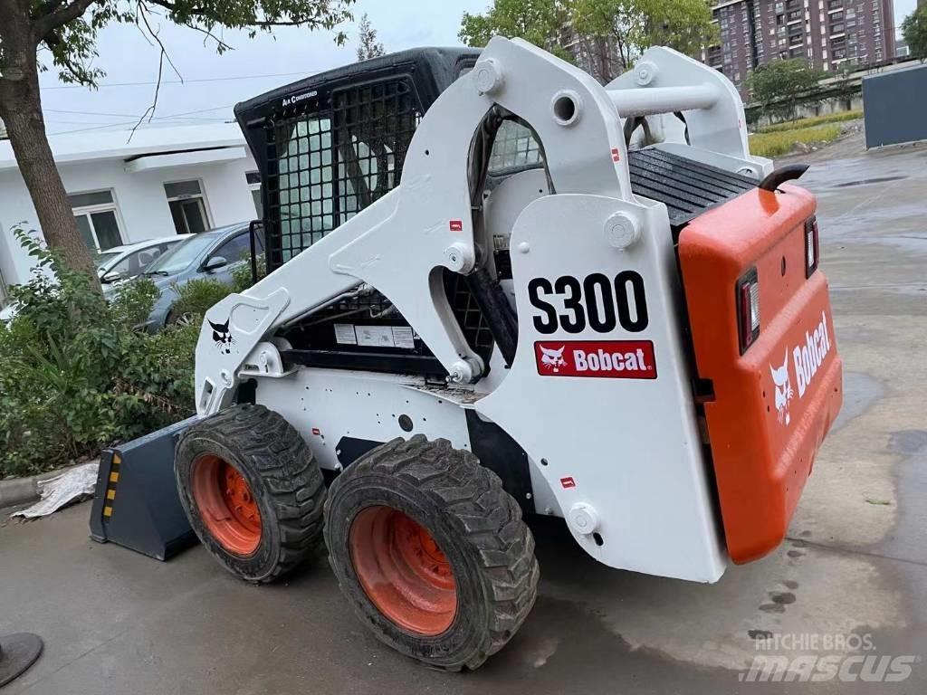 Bobcat S 300  스키드로더