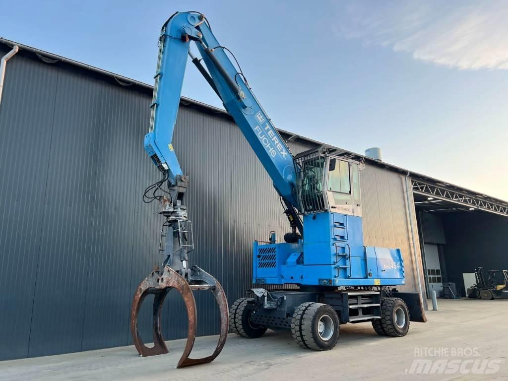 Fuchs MHL454 폐기물/산업 처리기