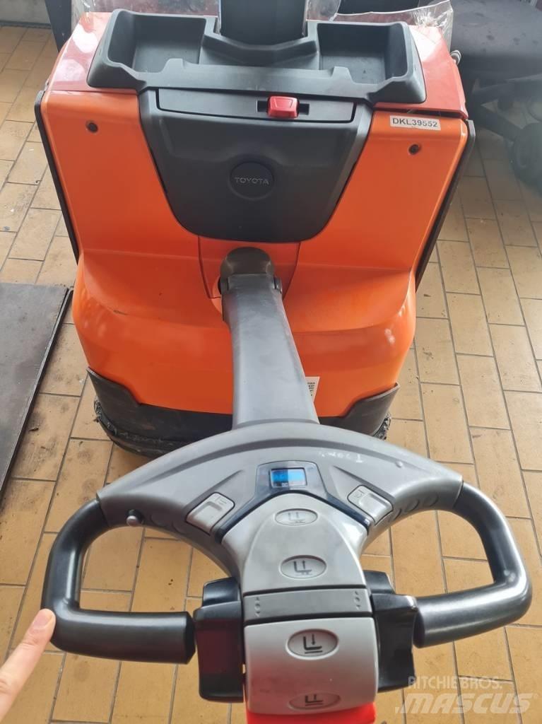 Toyota SWE080L 포크리프트