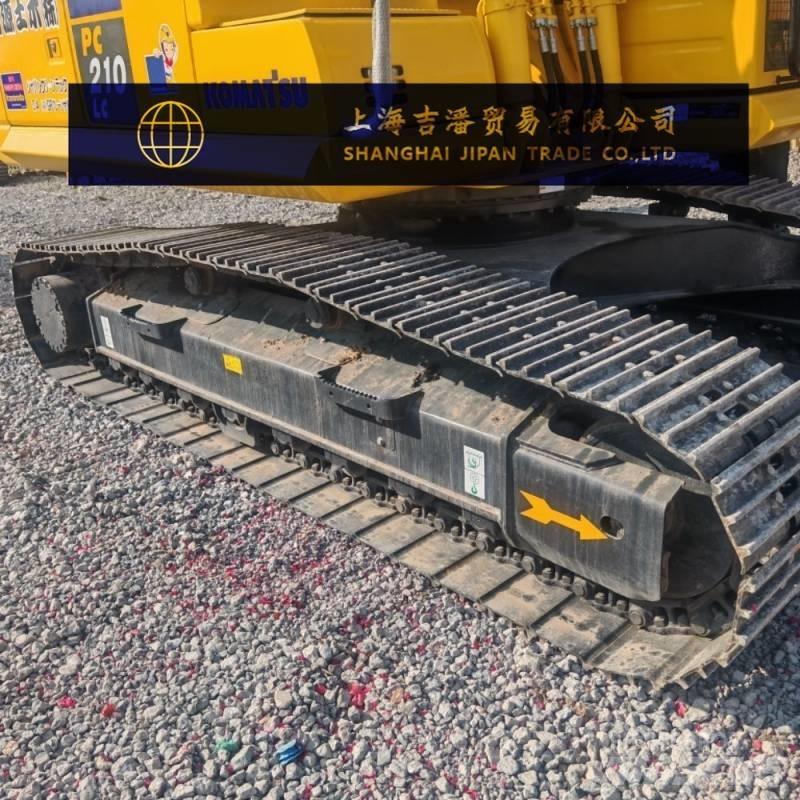 Komatsu PC 220 대형 굴삭기 29톤 이상