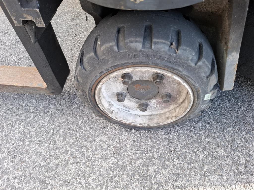 Combilift C3000CB 4방향 리치트럭