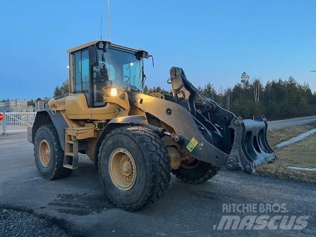 Volvo L90F  휠로우더