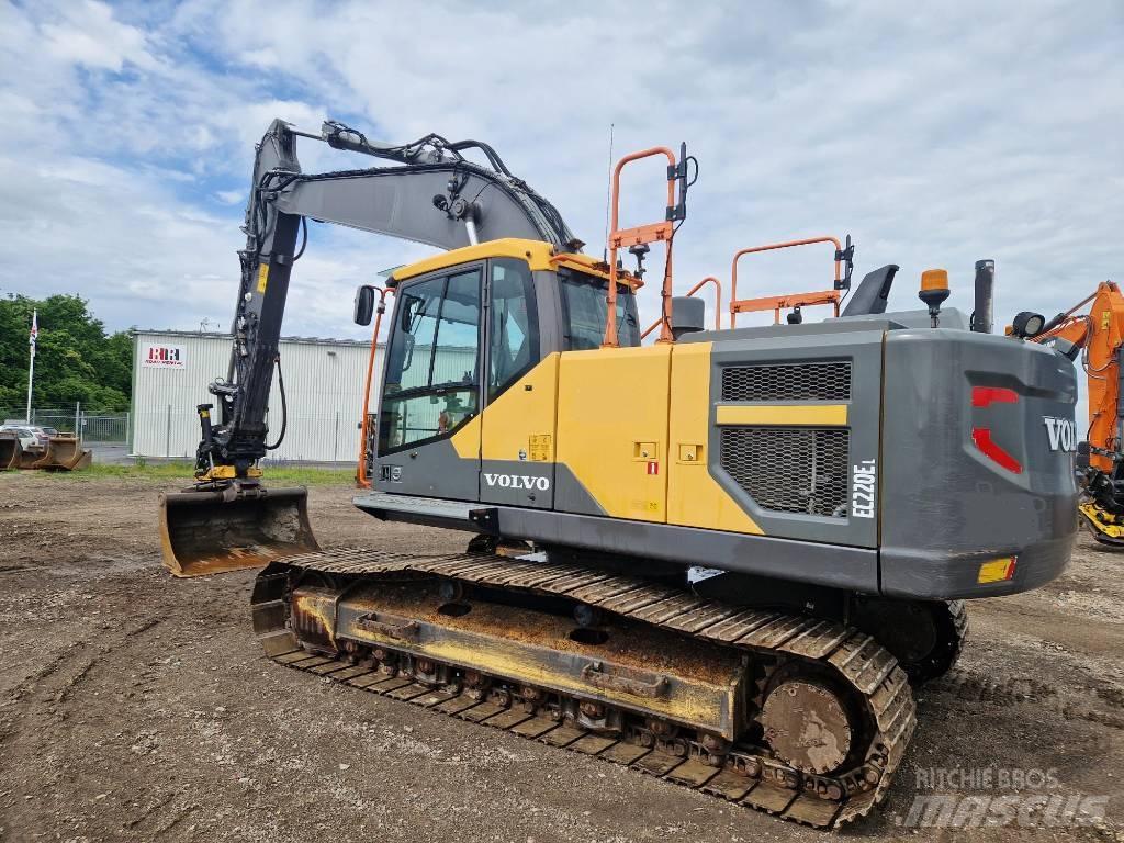 Volvo EC220EL 대형 굴삭기 29톤 이상
