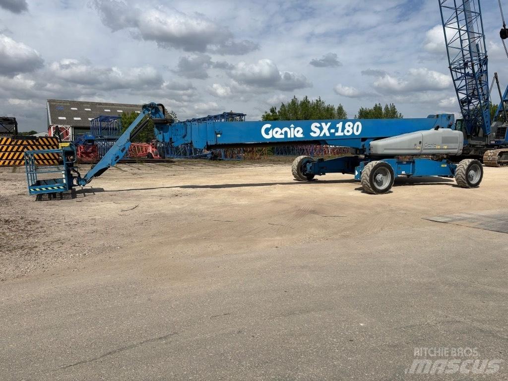 Genie SX 180 견인식 전동이동 리프트